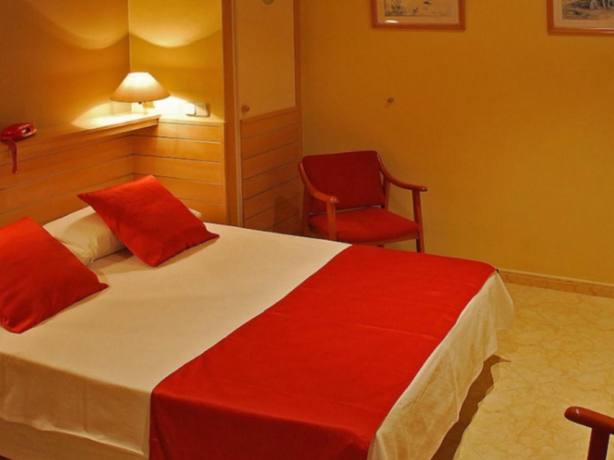 Hotel Piccadilly Sitges Exterior foto