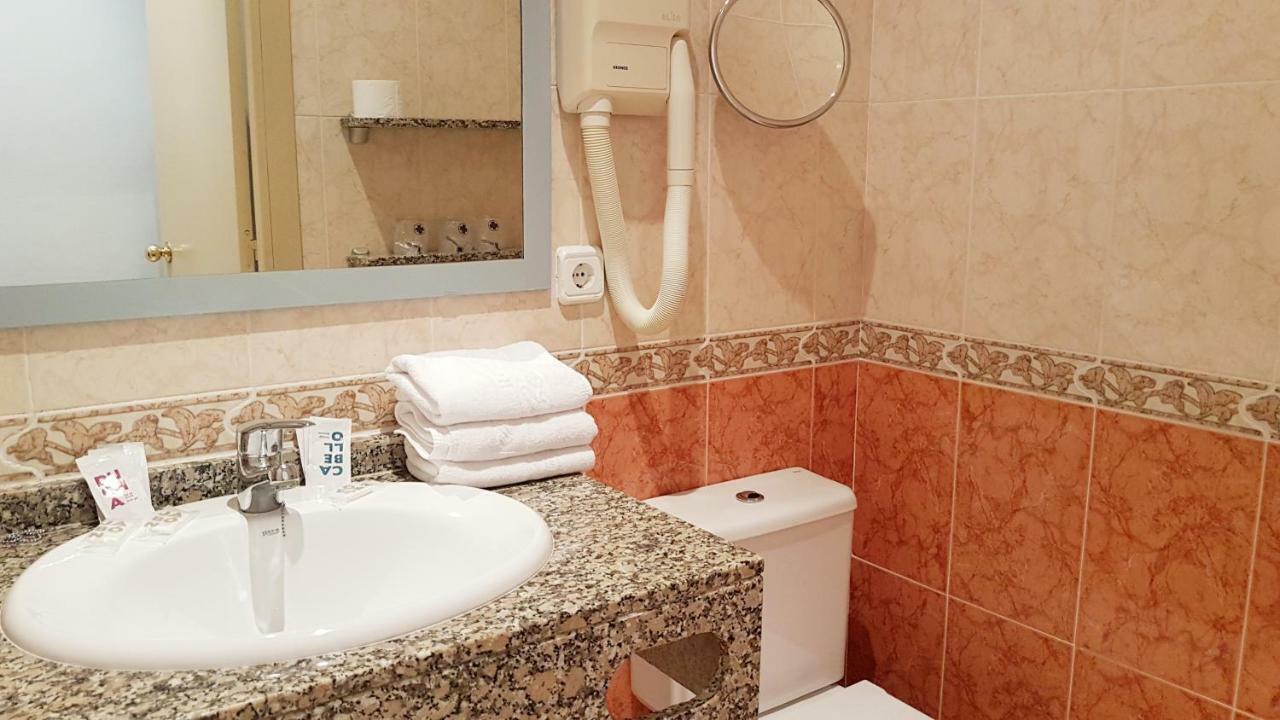 Hotel Piccadilly Sitges Exterior foto