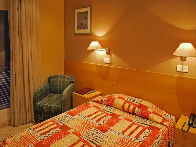 Hotel Piccadilly Sitges Exterior foto