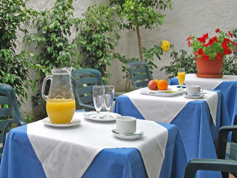 Hotel Piccadilly Sitges Exterior foto
